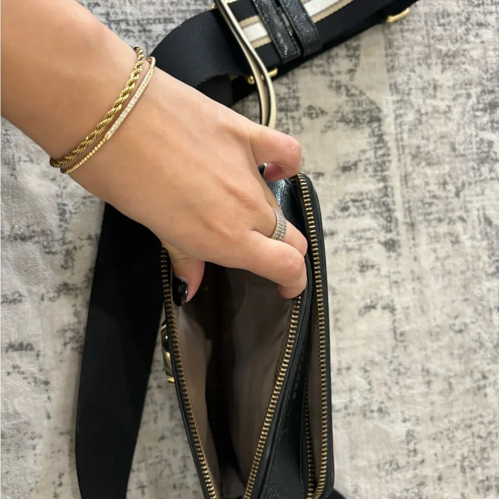 Marc Jacobs Cream and Black Leather Snapshot Crossbody Bag with Gold Hardware